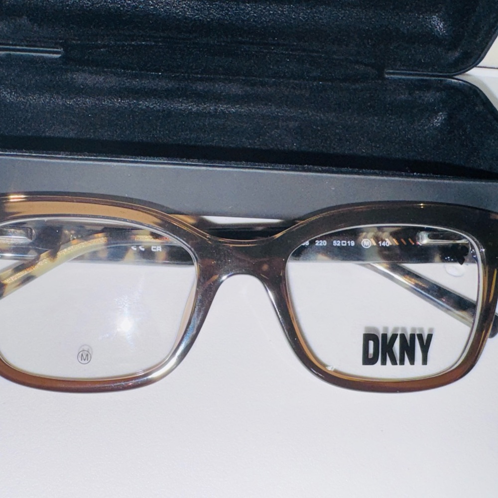 DKNY Women's Tortoise Shell Rectangular Sunglasses - Brown/Amber
